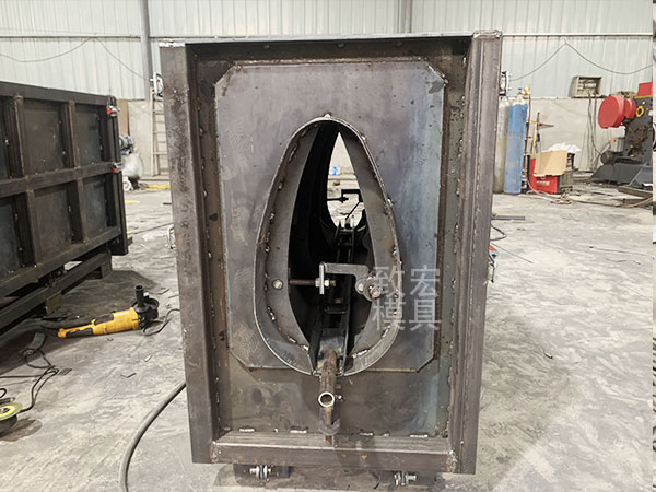 卵型排水槽模具的封箱板直觀圖 卵型排水槽模具的封箱板直觀圖