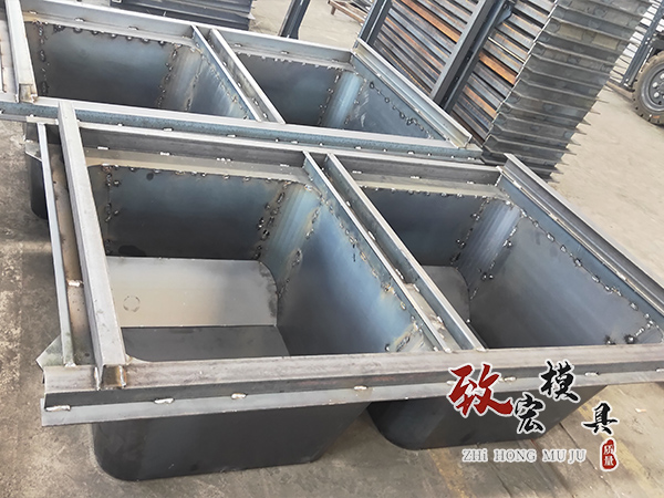 生態(tài)護坡鋼模具